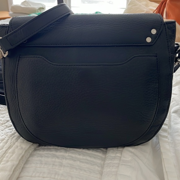 Rag and Bone black shoulder strap bag.  Excellent leather condition - Picture 2 of 7
